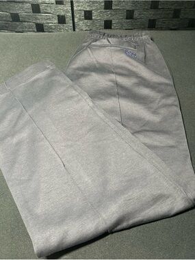 Hugo Boss Gray Men's Sweatpants with Subtle Logo